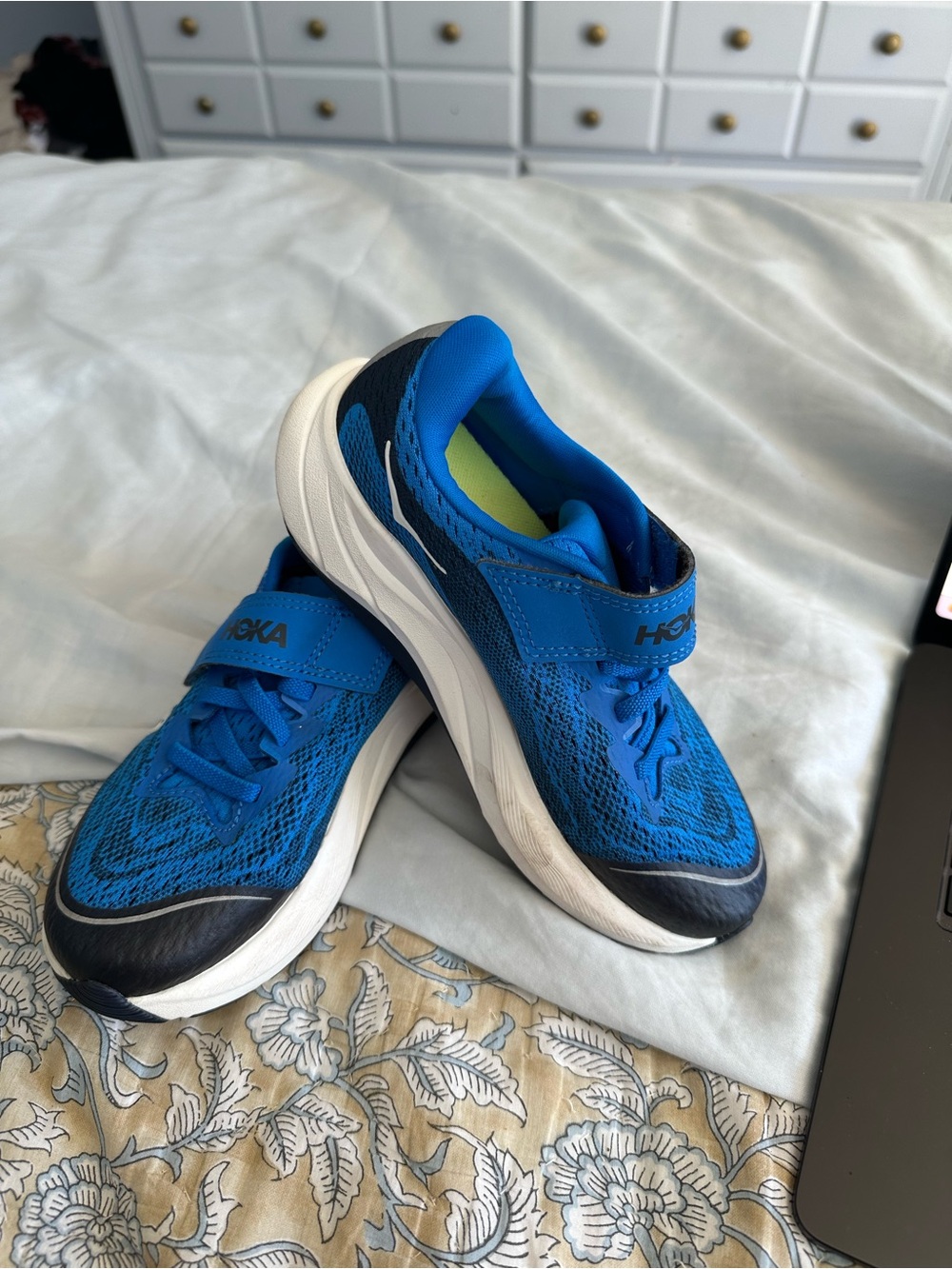Hoka Kids Blue and Black Hook-and-Loop Sneakers